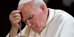 12 Santos que amaron y recomendaron rezar el santo Rosario