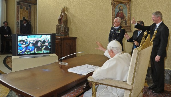 Corner Item Image - Benedicto XVI, el Papa que se entrevistó con astronautas en la ISS