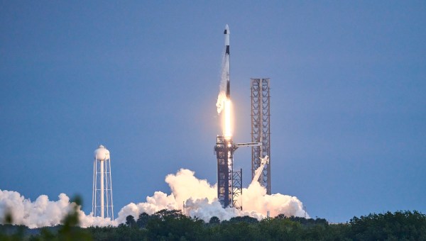 Corner Item Image - ¡Francisco, el Papa satélite!