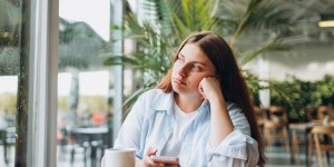 Cómo detectar la ansiedad social y qué hacer fuera de casa