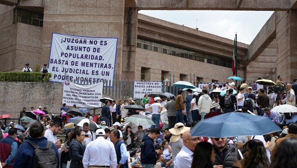 Corner Item Image - ¿Qué está pasando con el poder judicial en México?